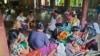ကရင်ပြည်နယ် ကြာအင်းဆိပ်ကြီးဒေသက စစ်ဘေးရှောင်နေကြရသူများ။ (စက်တင်ဘာ၊ ၂၀၂၃)