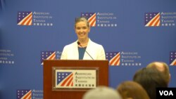 美国在台协会(AIT)处长孙晓雅(Sandra Oudkirk)三年任期将于今年7月划下句点。她在6月14日的告别记者会上以“美梦成真”回顾这段职涯经历。(美国之音特约记者李昕儒摄影