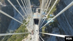 Aerial view of the tunnel and Anji Khad Bridge, one of the important bridges for the Udhampur-Srinagar-Baramulla Rail Line in Kashmir. (Bilal Hussain/VOA)