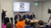 3月25日，被中方黑客攻击的三名英国跨党派国会议员在“对华政策跨国议会联盟”发表新闻发布会 (美国之音/李伯安)