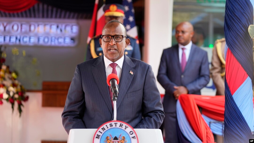 Foto Achiv: Sekrete Kabine Kenya pou Defans la Aden Duale pran la pawol pandan yon konferans pou lapres konjwen apre siyati yon ako kowoperasyon nan Nairobi, 25 Septanm 2023. 