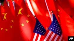资料照片：美中国旗