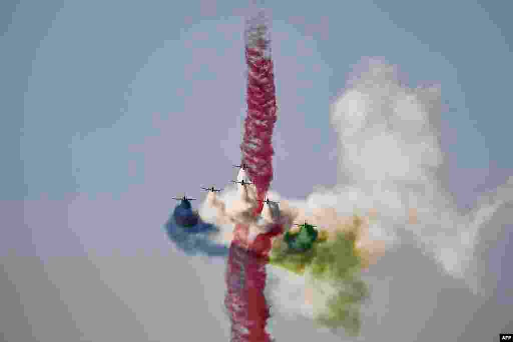 Emirati elite aerobatic flying team Fursan Al Emarati of the United Arab Emirates Air Force performs during the aviation event 11th Athens Flying Week over Tanagra air base in Schimatari, north of Athens, Greece, Sept. 3, 2023.