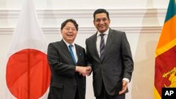 日本外相林芳正在科伦坡会晤斯里兰卡外长萨布里。（2023年7月29日）