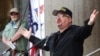 Steward Rhodes, themeluesi i grupit "Oath Keepers" gjatë një fjalimi (20 prill 2013)