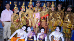 ព័ត៌មាន​ពេល​រាត្រី ១៣ សីហា៖ ក្រុម​របាំ​អង្គរ​បង្កើត​ដោយ​អតីត​ជន​ភៀសខ្លួន​ទទួល​បាន​បណ្ណ​សរសើរ​ចំពោះ​សមិទ្ធផល​៣៥​ឆ្នាំ​កន្លង​មក