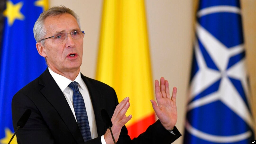 El secretario general de la OTAN, Jens Stoltenberg, dijo que "todos estamos pagando un precio por la guerra de Rusia contra Ucrania. Pero el precio que pagamos es en dinero, mientras que el precio que pagan los ucranianos es un precio pagado en sangre".