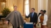 El presidente Gustavo Petro y el secretario de Estado de Estados Unidos, Antony Blinken, se reunieron el lunes 3 de octubre en la casa de Nariño, donde el mandatario le regaló una ruana.