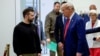 ARCHIVO - El candidato presidencial republicano y expresidente estadounidense Donald Trump y el presidente de Ucrania Volodymyr Zelenskyy se reúnen en Nueva York, el 27 de septiembre de 2024. 