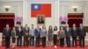 台湾总统蔡英文颁授美国在台协会台北办事处处长梅健华“大绶景星勋章” (台湾总统府)