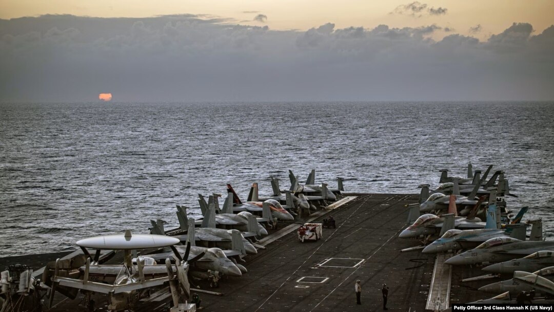 美國印太司令部2023年1月公佈的照片顯示尼米茲號航空母艦經過南中國海。