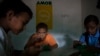 No hay estadísticas oficiales de cuántos niños son abandonados o enviados a orfanatos por sus padres por razones económicas en Venezuela.