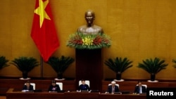 Một cuộc họp của Quốc hội Việt Nam ở Hà Nội. Chính phủ Việt Nam, theo đánh giá của Bộ Ngoại giao Mỹ, không đạt tiến bộ về minh bạch tài chính trong năm qua.