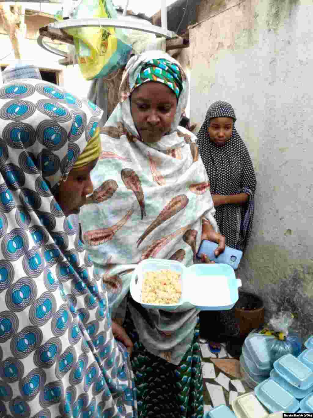 Gwamnati Ta Ba Marasa Galihu Abincin Shan Ruwa A Jihar Kano