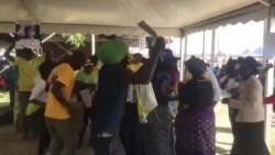 Vanhu Vachiimba Vari Kumariro aVaMugabe kwaZvimba
