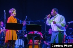 Joe performs a duet with mezzo-soprano Joyce DiDonato. (Photo by Stephanie Berger)