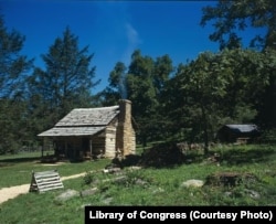 The 1890 single-crib log William Lawless Billy Ramsey cabin.