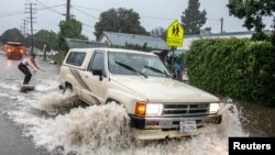Tormentas amenazan con inundaciones en el condado de Santa Bárbara, California, el lunes, 9 de enero de 2023.
