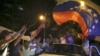 Simpatizantes de la MUD celebran el triunfo en las calles de Caracas.
