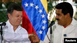 Los presidentes de Colombia y Venezuela conversaron sobre la presencia de las tropas venezolanas en territorio colombiano.