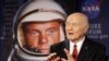 John Glenn sepultado con honores militares