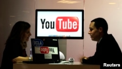 Los 1.000 millones de usuarios activos mensuales de Youtube suponen el equivalente de aproximadamente diez veces la audiencia de la Super Bowl.
