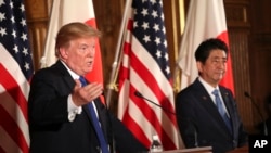 美国总统川普与日本首相安倍晋三2017年11月6日在东京迎宾馆举行记者会