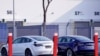 在中国的特斯拉上海厂里生产的特斯拉Model 3 电动汽车。资料照（2019年12月2日）