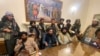Ghani abandona Afganistán, talibanes entran en Kabul