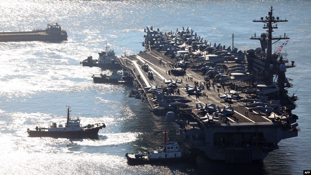 美國卡爾文森號航空母艦（USS Carl Vinson）停靠南韓釜山港的作戰基地。 （法新社）
