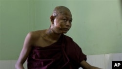 လက်ပံတောင်းတောင် သပိတ်စခန်းဖြိုခွဲမှုအတွင်း မီးလောင်ဒဏ်ရာရ သံဃာတော်တစ်ပါး