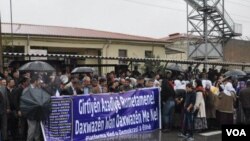 Endamên BDP'ê piştgirî didin girtîyên sîyasî ku di greva xwebirçîkirinê de ne. Weranşar, Ruha, Cotmeh 25. 2012