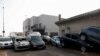 Carros apilados como si se trataran de fichas de dominó, hacen parte del panorama en las calles de&nbsp;Guadassuar, en la región de Valencia, España. Las escenas inéditas para muchos, muestran la gravedad del fenómeno natural.
