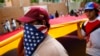 Los jóvenes siguen protestando en las calles de Venezuela frente a la represión.