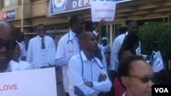 Yaji Aikin Likitoci a Zimbabwe kan karancin kayan aiki da rashin albashi mai kyau