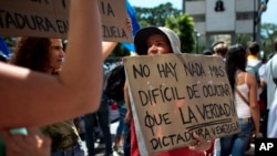 El alto prelado instó al gobierno a resolver los problemas sociales y económicos de los ciudadanos tras advertir que el "conflicto político crea mucho descontento".
