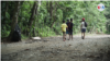 En su camino por la selva del Tapón del Darién los migrantes se encuentran con las comarcas indígenas Wargandí y Emberá, quienes les venden productos para continuar su travesía hacia La Peñita, primer municipio panameño.