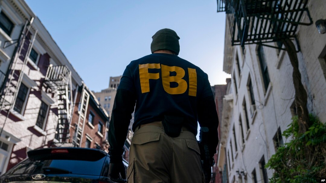 Arhiva: Agent FBI-a (FOTO: AP/John Minchillo)
