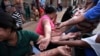 Largas colas por el desabastecimiento son una realidad cotidiana en Venezuela.