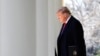 El presidente Donald Trump dijo a la prensa al salir de la Casa Blanca que será decisión del secretario de Justicia qué hacer con el informe de Mueller.