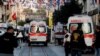 Kola hitne pomoći na mjestu događaja nakon eksplozije na prometnoj pješačkoj ulici Istiklal u Istanbulu, Turska, 13. studenog 2022. REUTERS/Kemal Aslan TPX SLIKE DANA