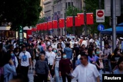 上海南京路上的行人 （2021年5月10日）