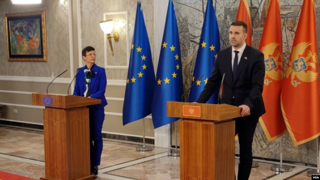 Evropska komesarka za proširenje Marta Kos sa crnogorskim premijerom Milojkom Spajićem (Foto: VOA, Jovo Radulović)