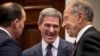 Ken Cuccinelli (centro) exfiscal general de Virginia conocido por sus duras posiciones en inmigración, se unirá al Departamento de Seguridad Nacional, informaron fuentes de la Casa Blanca.