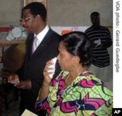 Benin election-President Yayi and his wife