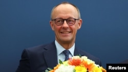 ဂျာမနီကွန်ဆာဗေးတစ်ပါတီ CDU ခေါင်းဆောင် Friedrich Merz ရွေးကောက်ပွဲအနိုင်ရပြီးနောက် ပါတီခေါင်းဆောင်အစည်းအဝေး ဘာလင်မြို့မှာကျင်းပစဥ်။ (ဖေဖော်ဝါရီ ၂၄၊ ၂၀၂၅) 