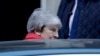 La primera ministra británica, Theresa May, se dirige a hacer una declaración ante la Casa del Parlamento en Londres, el martes 26 de febrero de 2019.