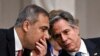 El ministro de Asuntos Exteriores de Turquía, Hakan Fidan, habla con el secretario de Estado de Estados Unidos, Antony Blinken, durante una reunión con los ministros de Asuntos Exteriores del Grupo de Contacto Árabe sobre Siria en Aqaba, Jordania, el 14 de diciembre de 2024