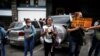 "No alcanza": Venezolanos luchan para comprar alimentos, incluso si tienen dólares