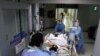 Brote de la enfermedad por coronavirus sigue aumentando en América Latina. En la foto, un hospital en Santiago, Chile, donde se atiende a enfermos de COVID-19.